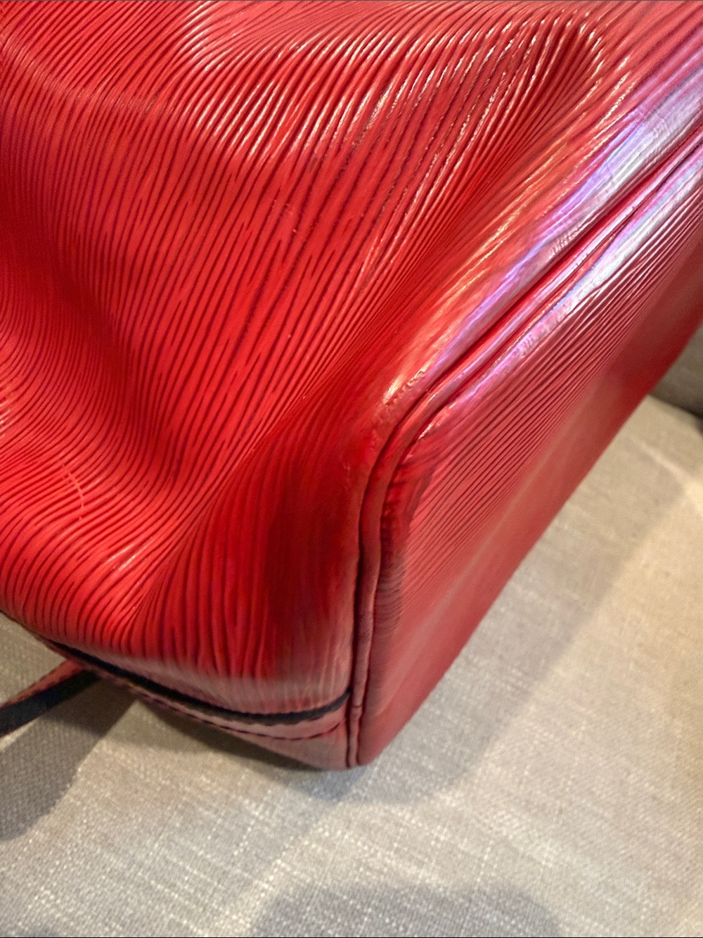 Louis Vuitton Epi Petit Noé Castilian Red Bucket Bag w/ Dust Bag - Picture 15 of 16